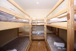 Хостелы S&J Ереван Кровать в общем 8-местном номере для мужчин и женщин-4